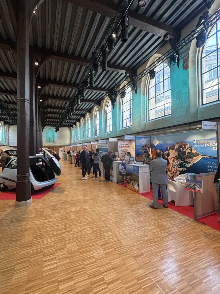 Forum pro ou salon au Réfectoire